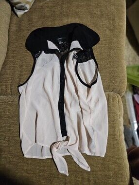 Sheer Tie-Front Sleeveless Blouse with Black Collar - Forever 21 Medium